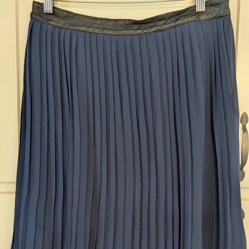 Y2K Mossimo Navy Pleated Skirt with Faux Leather Waistband Size 12